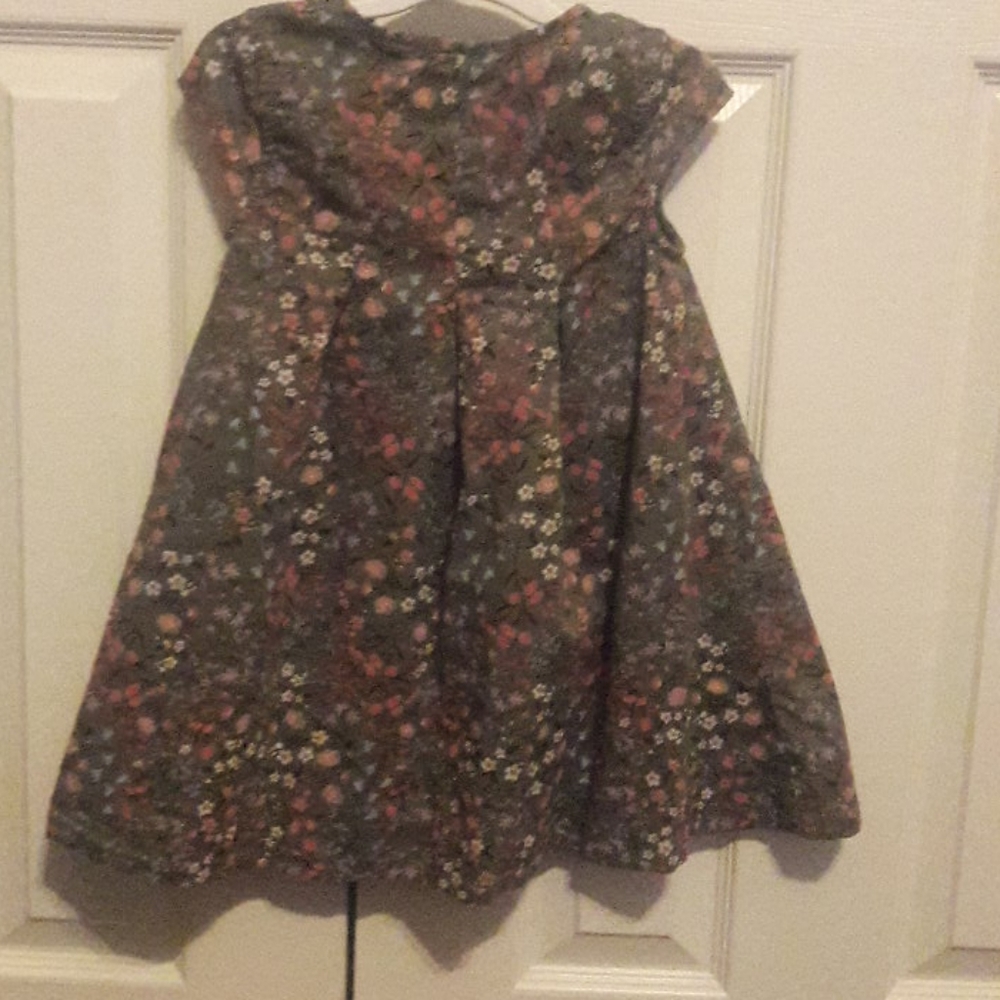 Old Navy big toddler dress. Shoes are not included - Picture 4 of 6